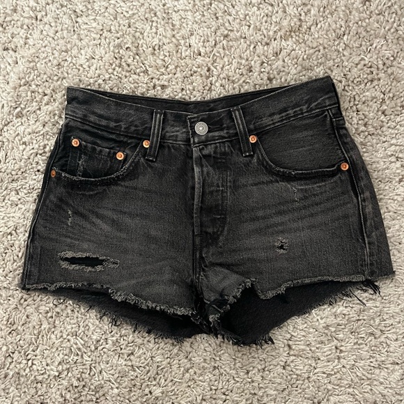 Levi’s 501 Denim Shorts - Picture 2 of 4